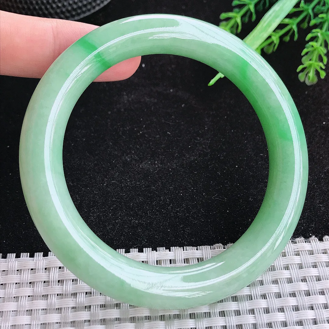 自然光61/11.2/11.4老坑精美满绿飘阳绿圆条手镯大圈口圆玉镯百搭