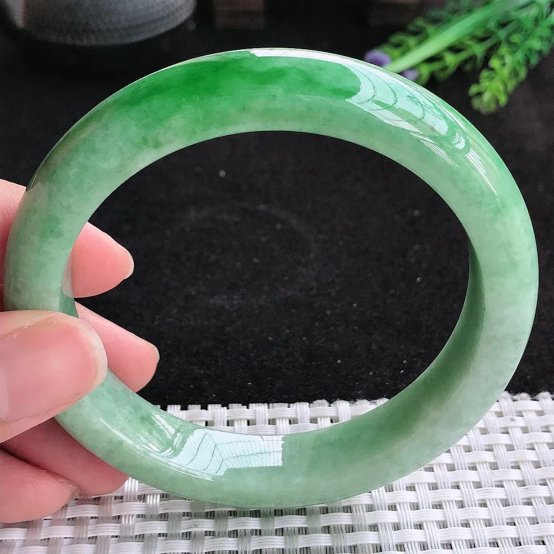 自然光65/13.5/9.7大圈口老坑精美温润满绿辣阳绿手镯玉镯百搭