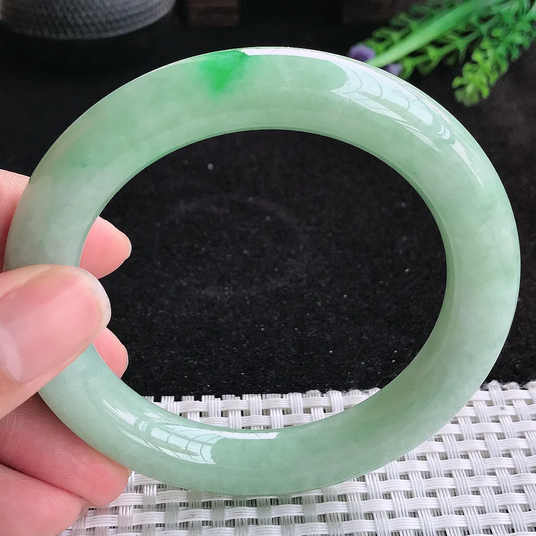 自然光60/11.5/11.6老坑精美冰润piao阳绿圆条手镯玉镯百搭