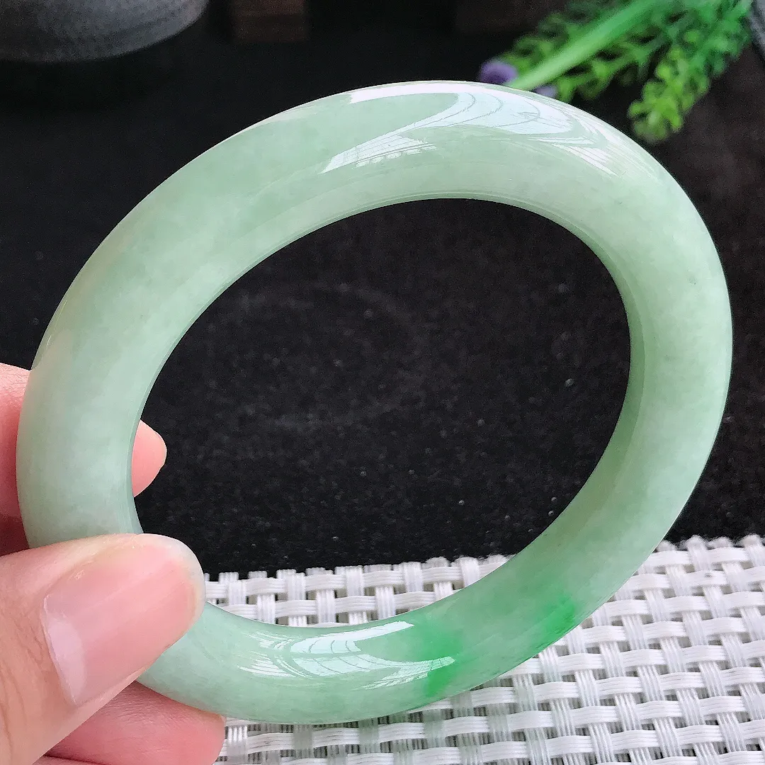 自然光60/11.5/11.6老坑精美冰润piao阳绿圆条手镯玉镯百搭