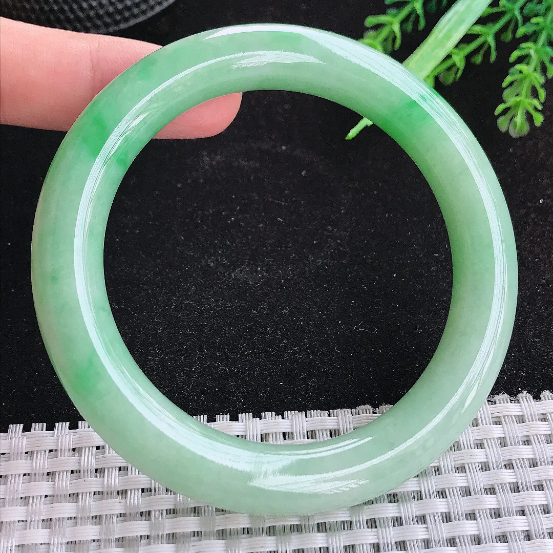 自然光61/11.2/11.4老坑精美满绿飘阳绿圆条手镯大圈口圆玉镯百搭
