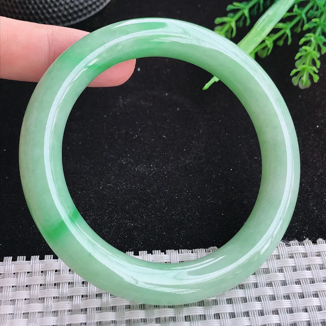 自然光61/11.2/11.4老坑精美满绿飘阳绿圆条手镯大圈口圆玉镯百搭