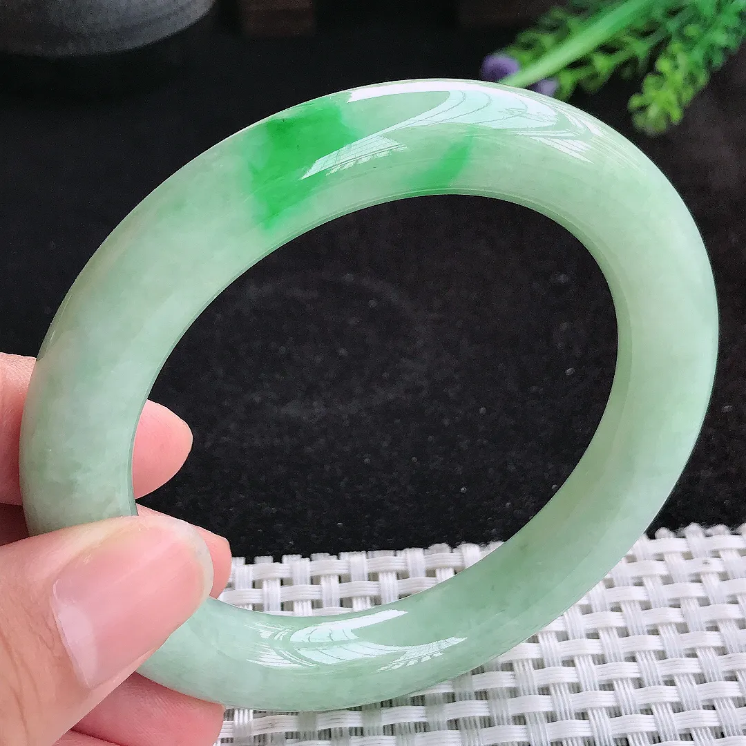 自然光60/11.5/11.6老坑精美冰润piao阳绿圆条手镯玉镯百搭