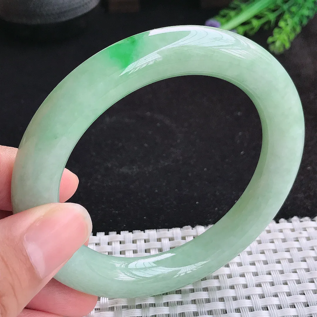 自然光60/11.5/11.6老坑精美冰润piao阳绿圆条手镯玉镯百搭