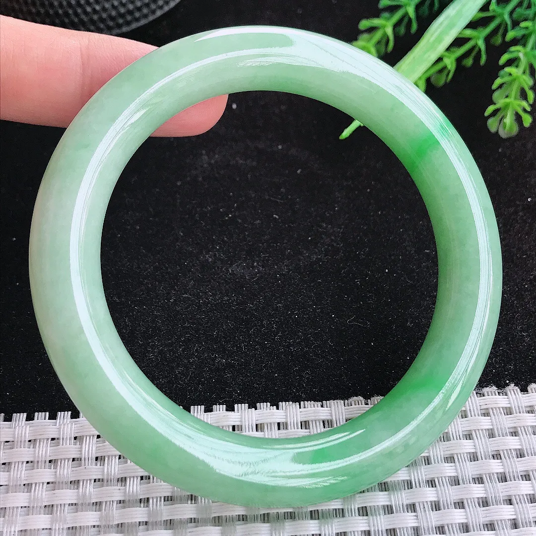 自然光61/11.2/11.4老坑精美满绿飘阳绿圆条手镯大圈口圆玉镯百搭