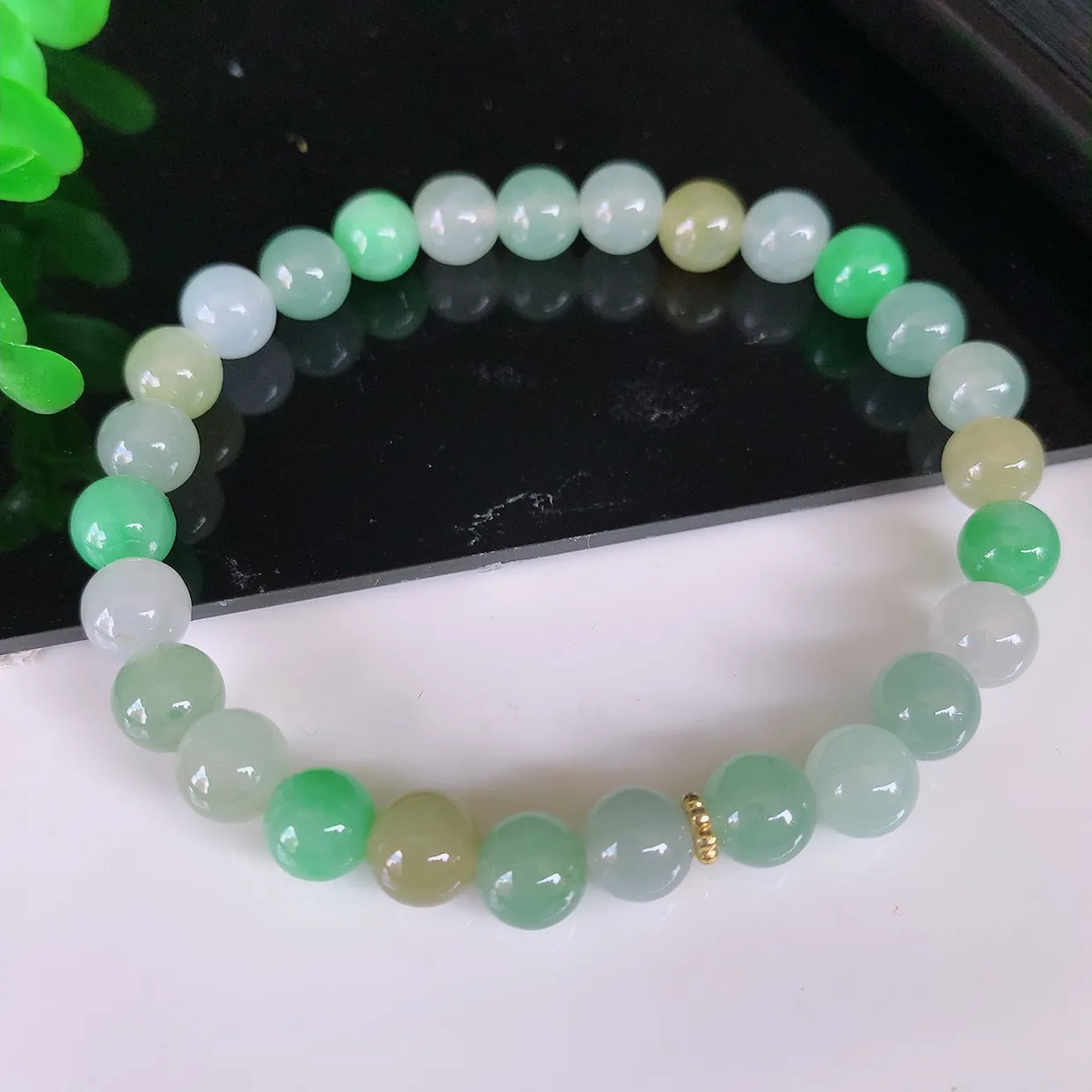 自然光实拍，冰润多彩圆珠翡翠手串手链，种老水足，冰清玉润  颜色漂亮  #46.31取一尺寸6.8