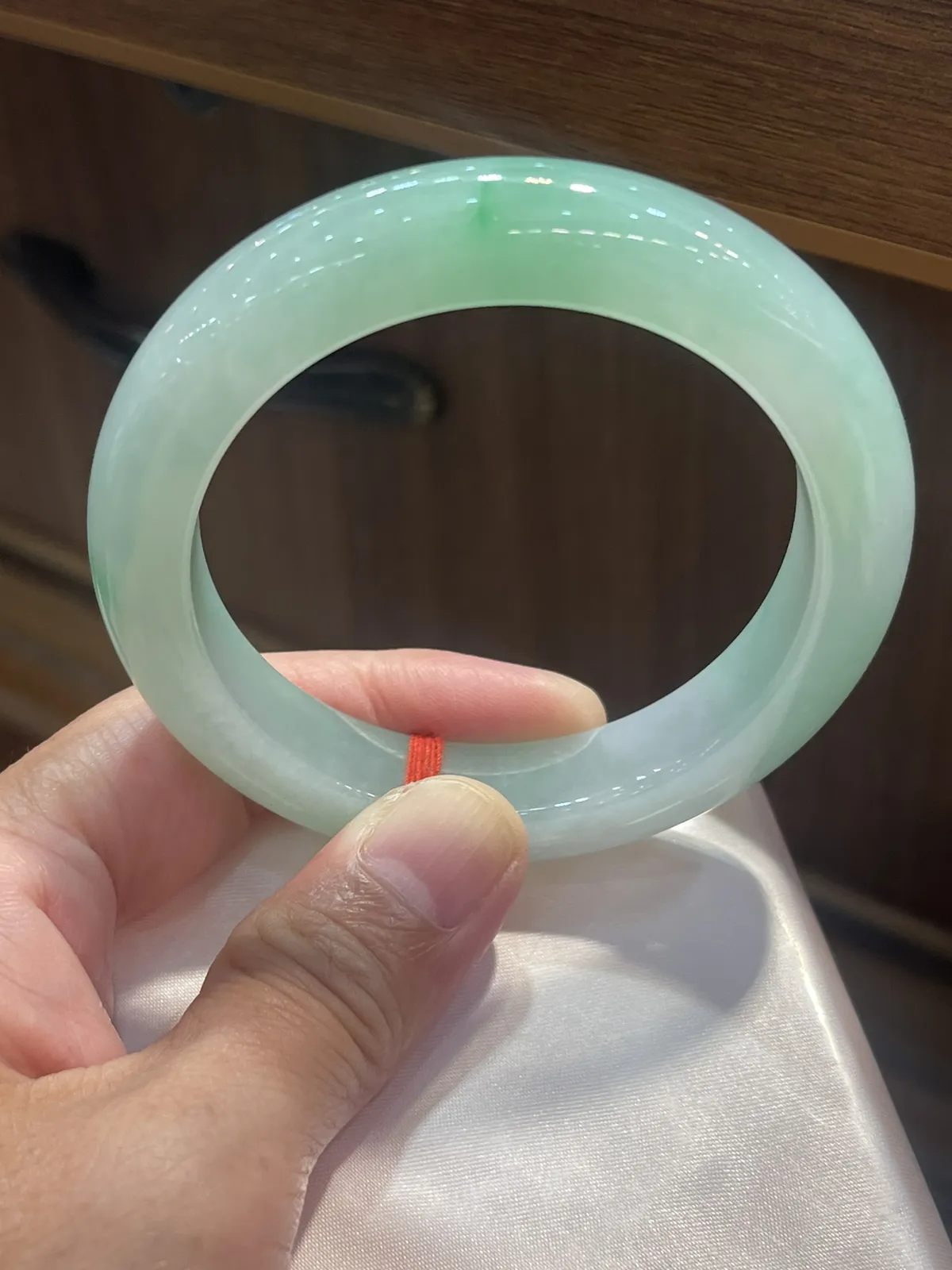 缅甸翡翠A货，正圈大手的福利，圆圆满满，平平安安，上手效果非常棒，