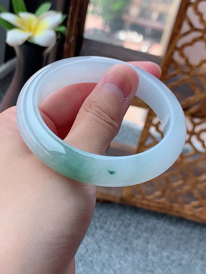 a货翡翠老坑飘花正装正圈手镯53-54圈口 尺寸53.6×12.4×8.2mm 重量55.38g 0801
