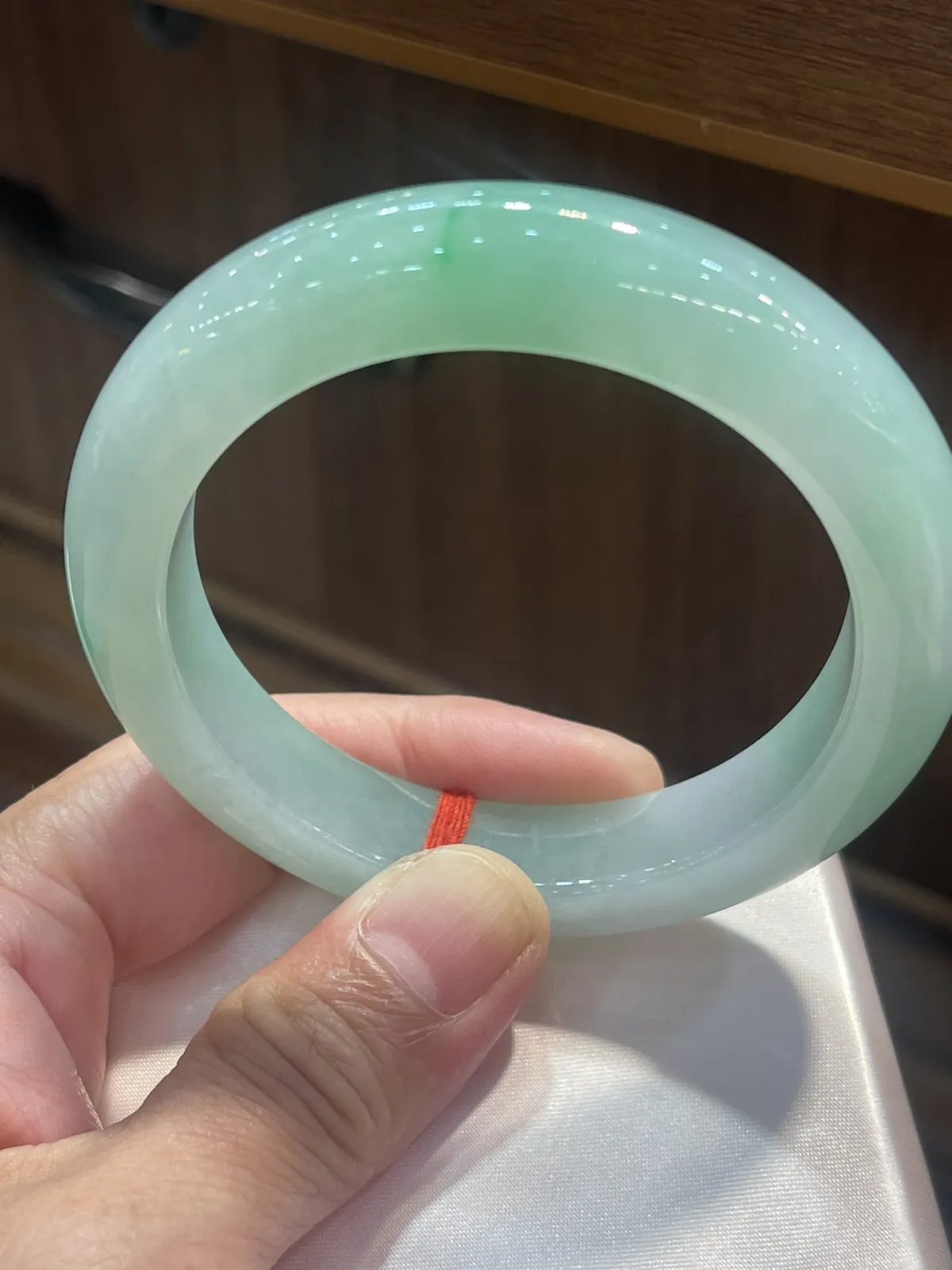缅甸翡翠A货，正圈大手的福利，圆圆满满，平平安安，上手效果非常棒，