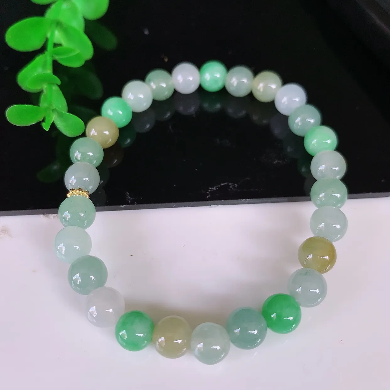 自然光实拍，冰润多彩圆珠翡翠手串手链，种老水足，冰清玉润  颜色漂亮  #46.31取一尺寸6.8