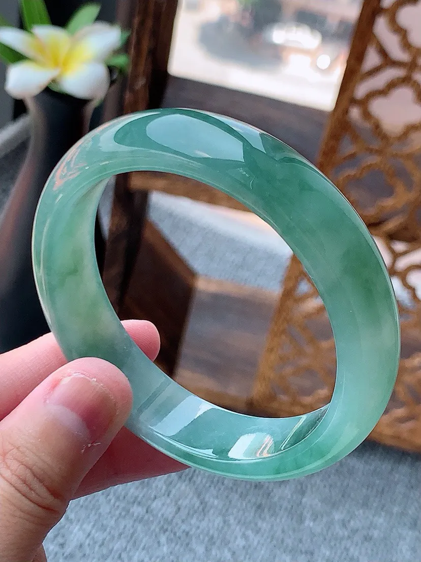 a货翡翠老坑飘花正装正圈手镯56-57圈口 尺寸56×14×7.8mm 重量58.44g 0801
