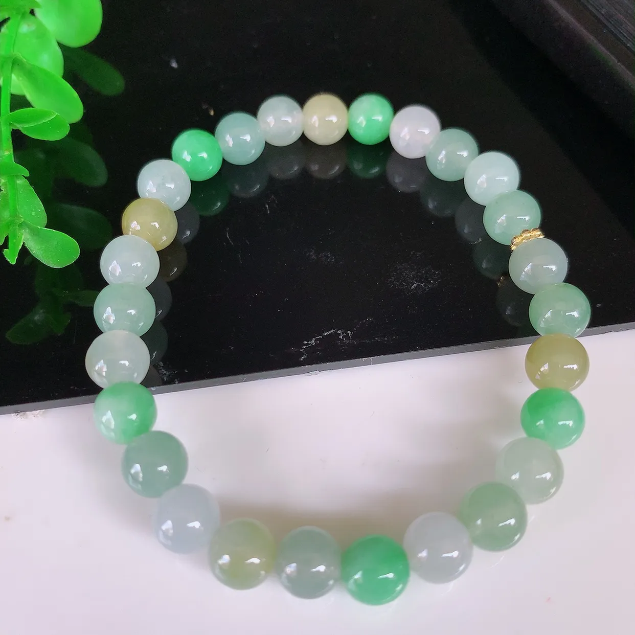 自然光实拍，冰润多彩圆珠翡翠手串手链，种老水足，冰清玉润  颜色漂亮  #46.31取一尺寸6.8