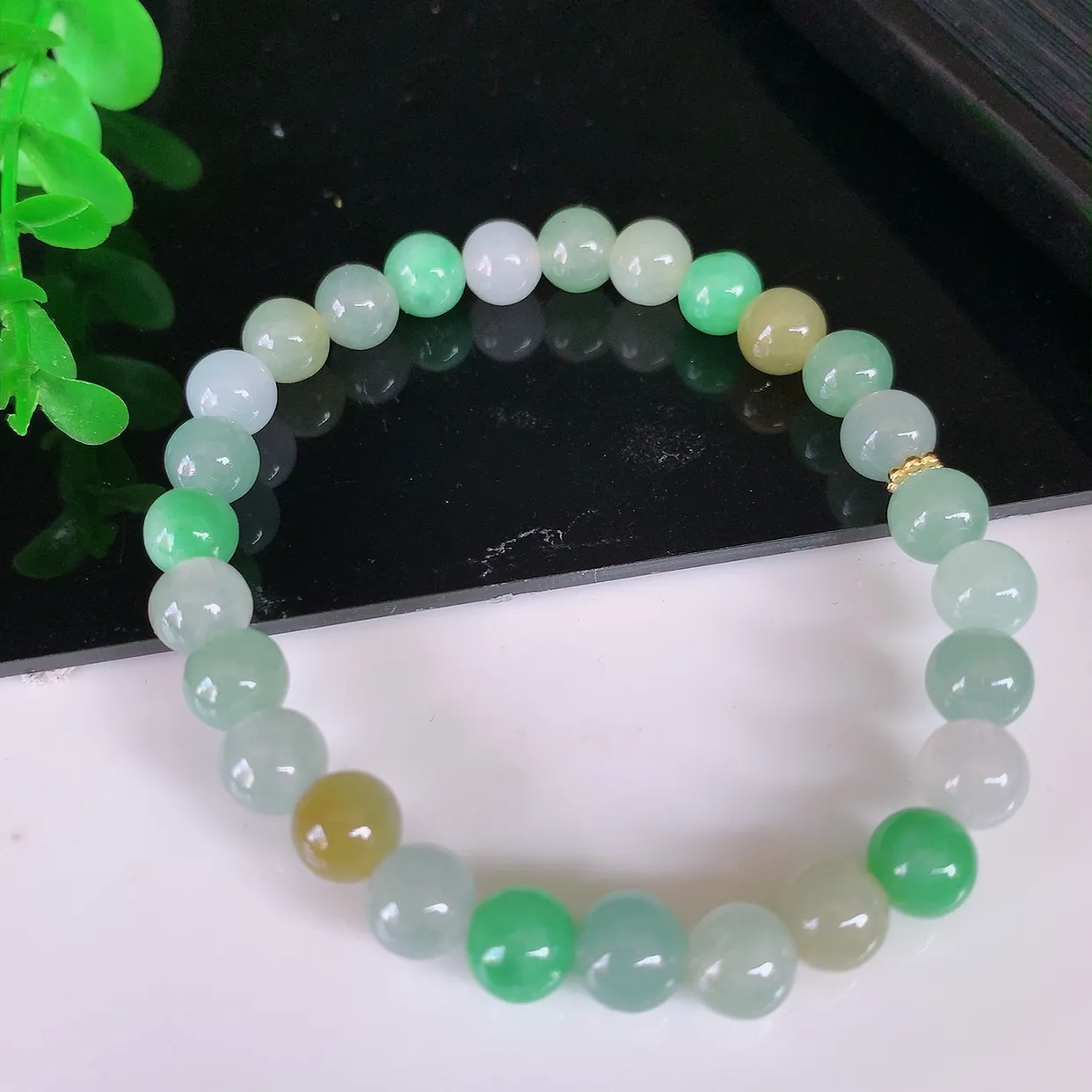 自然光实拍，冰润多彩圆珠翡翠手串手链，种老水足，冰清玉润  颜色漂亮  #46.31取一尺寸6.8