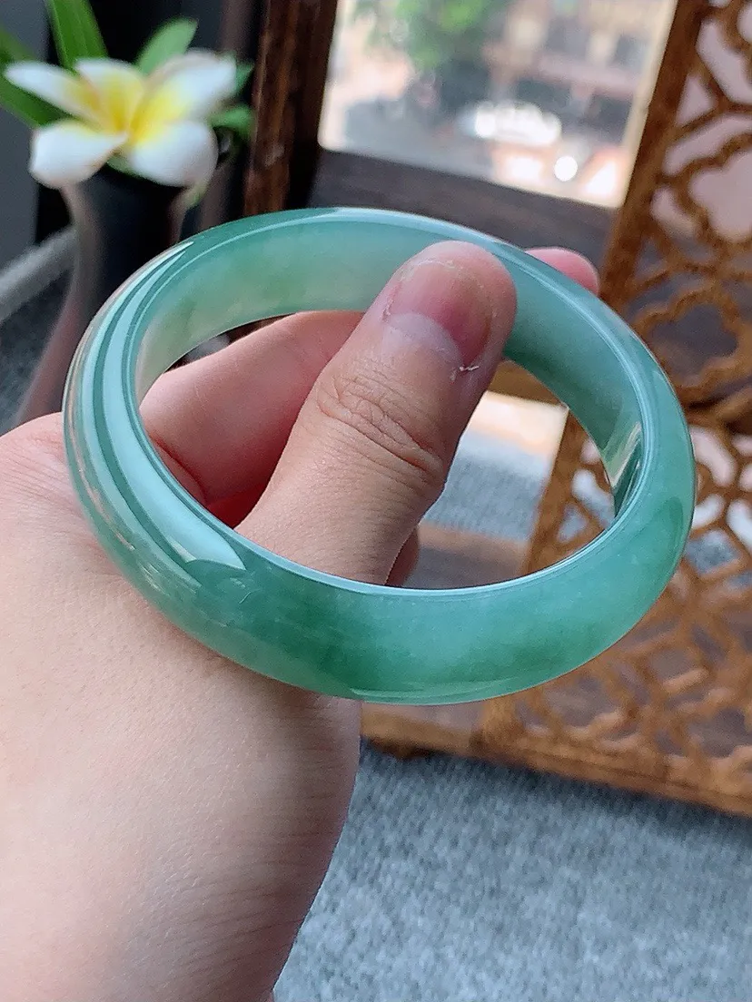 a货翡翠老坑飘花正装正圈手镯56-57圈口 尺寸56×14×7.8mm 重量58.44g 0801
