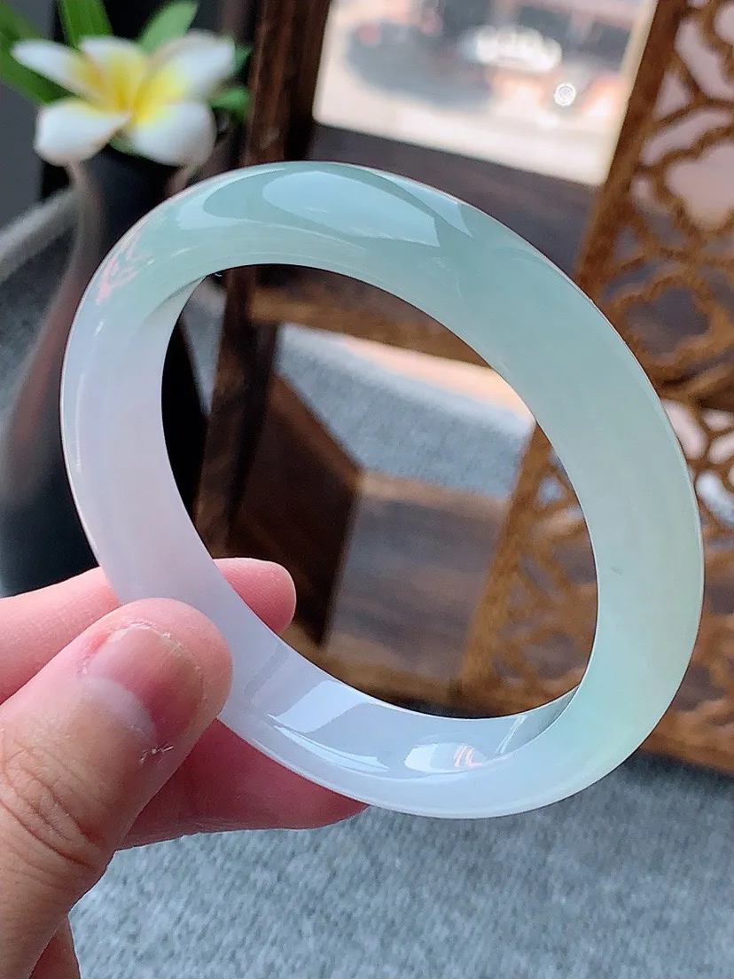 a货翡翠老坑冰种晴水正装正圈手镯55-56圈口  尺寸55.8×12×7.5mm 重量51.43g 