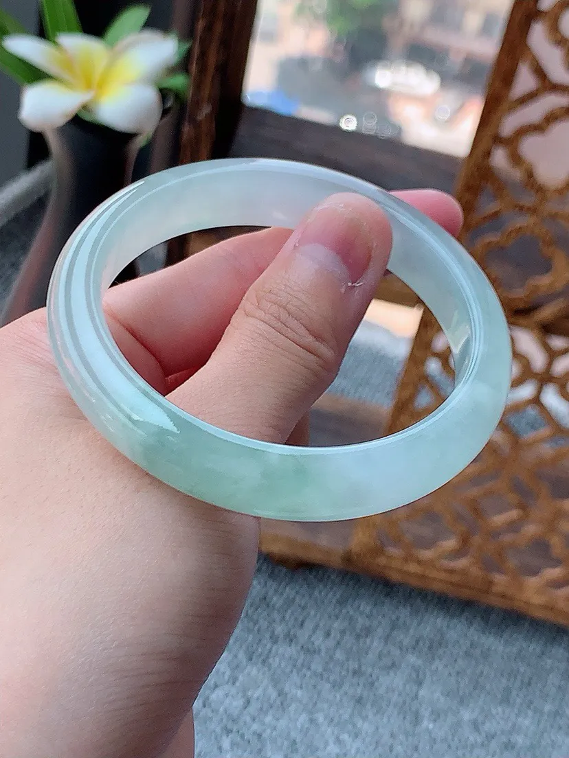 a货翡翠老坑晴水飘花正装正圈手镯55-56圈口  尺寸55.8×11.2×7mm 重量47.72g 0801