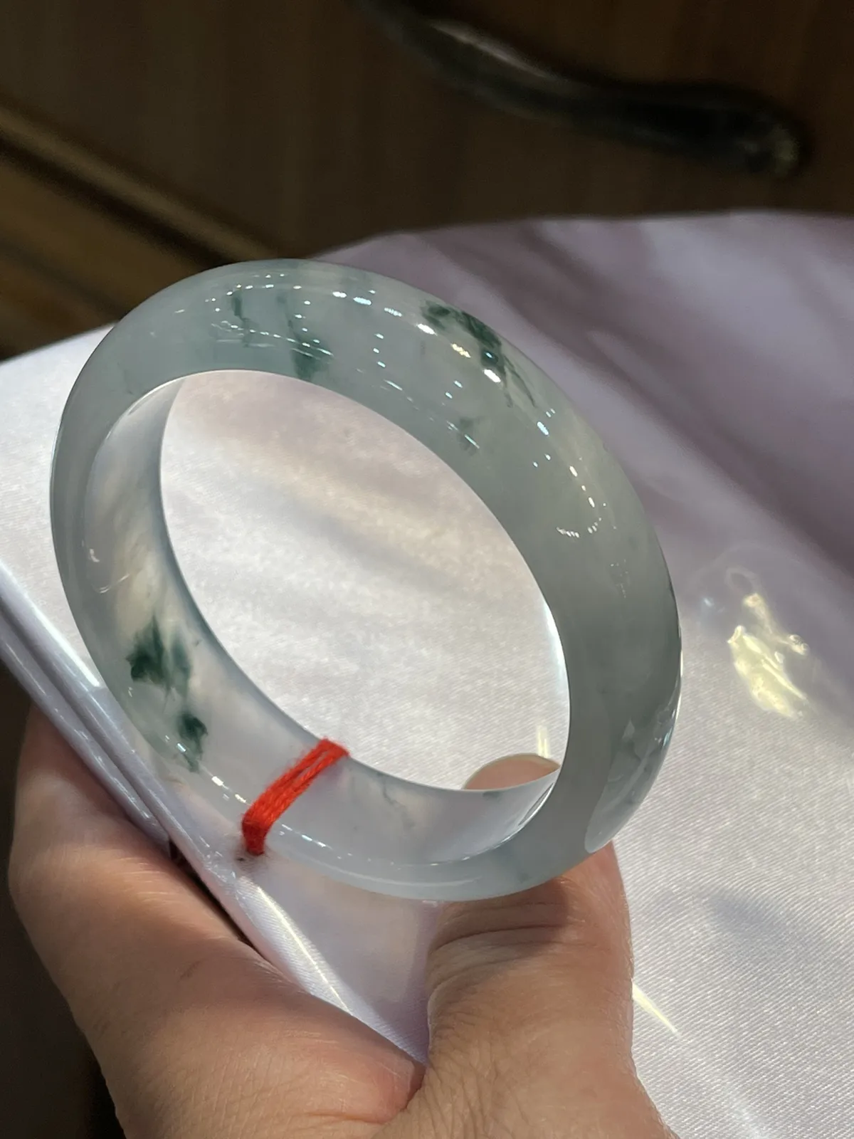 缅甸翡翠A货，冰飘花的正圈手镯，上手效果非常好，富贵一生，平安健康ML