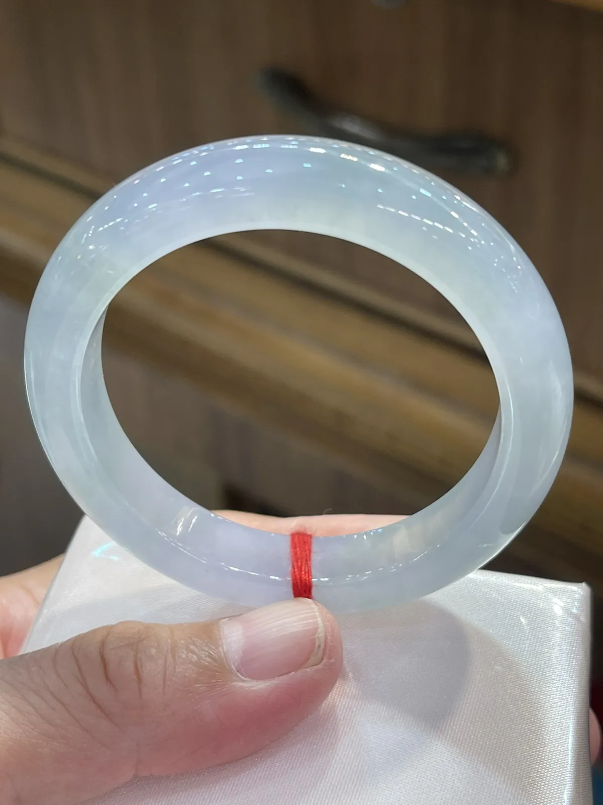 缅甸翡翠A货，紫色，蓝色的正圈富贵镯，上手效果非常棒平平安安，健健康康JJ