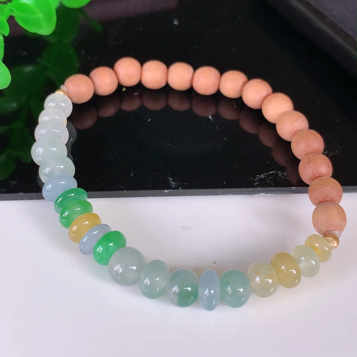 自然光实拍，冰种多宝翡翠搭配香木手链手串，水润秀气，料子细腻，清爽，高档大气，自戴送礼佳品！#1.3