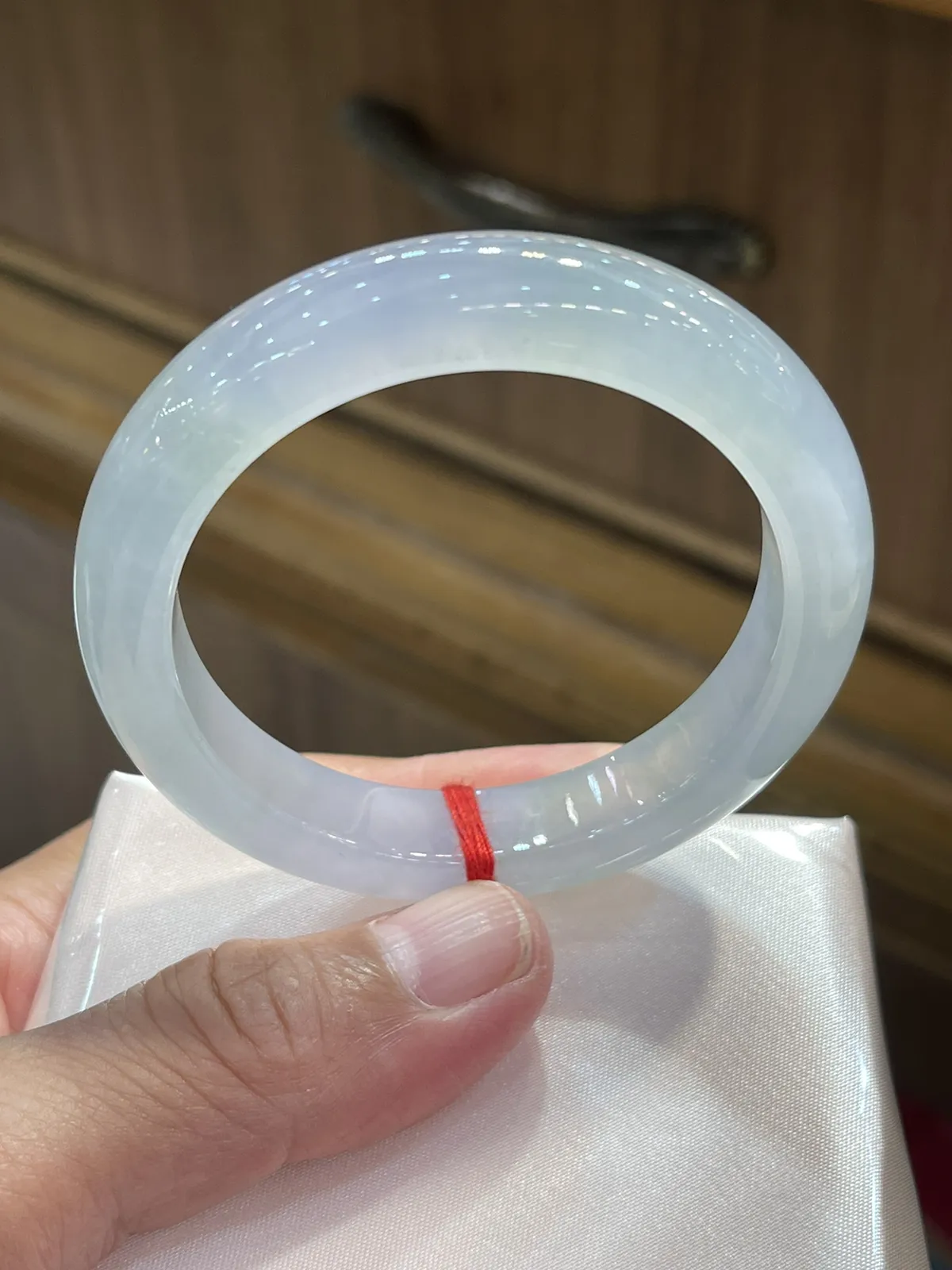 缅甸翡翠A货，紫色，蓝色的正圈富贵镯，上手效果非常棒平平安安，健健康康JJ