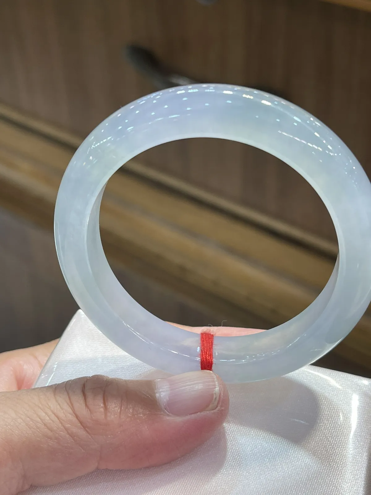 缅甸翡翠A货，紫色，蓝色的正圈富贵镯，上手效果非常棒平平安安，健健康康JJ