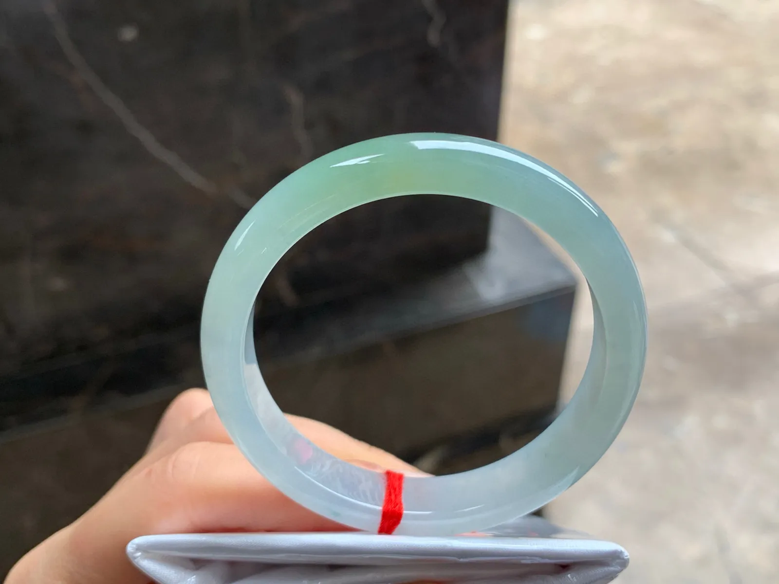 53-11-7.3

糯冰种手镯^_^水润冰透