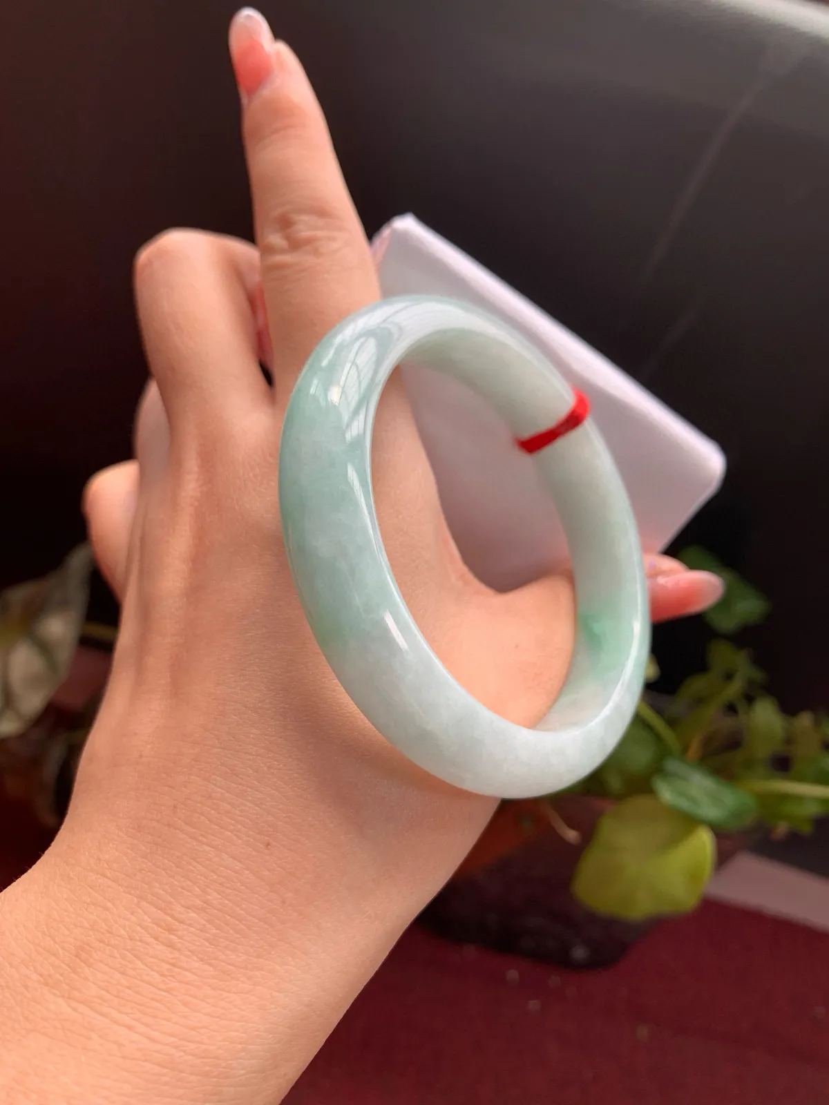 甜绿正圈，种老起胶，冰胶感十足，青春靓丽，棉晶丝不显