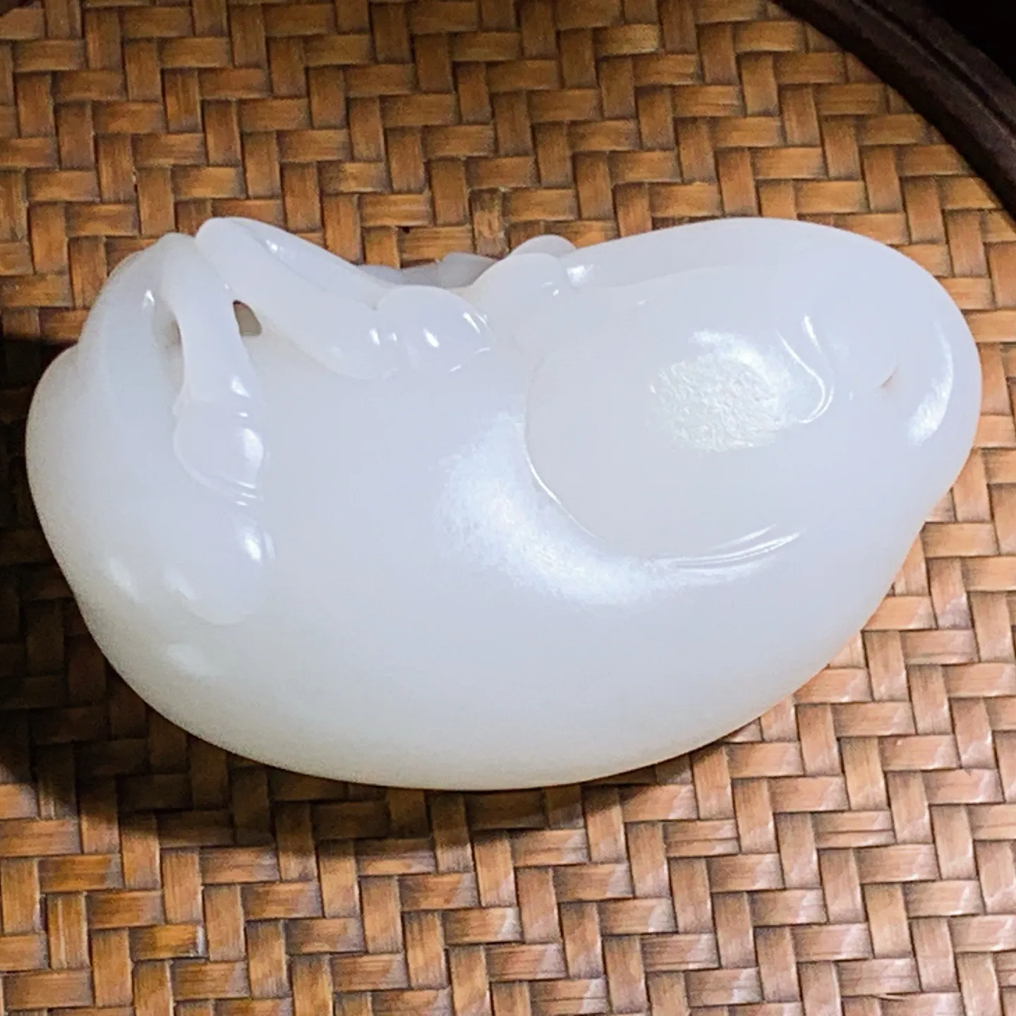 和田玉马到成功把件。尺寸77/47/28重145克 玉质细腻油润 底色纯净 脂粉好，品质好！lt25