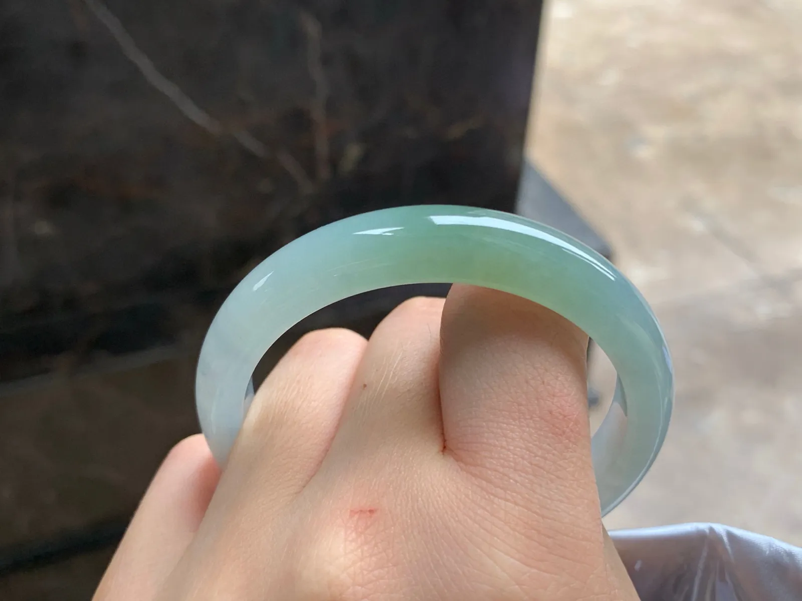 53-11-7.3

糯冰种手镯^_^水润冰透