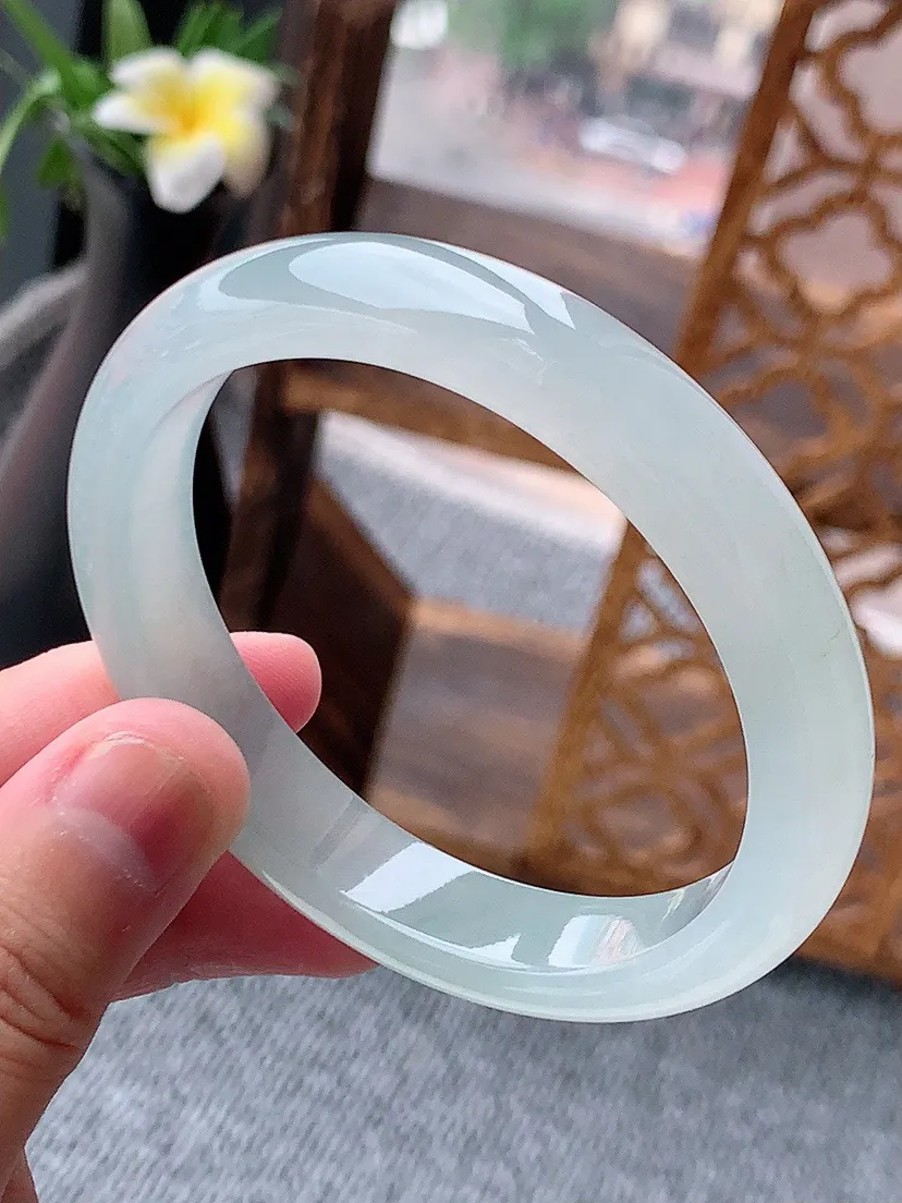 a货翡翠老坑冰种白月光贵妃手镯54-55圈口 尺寸54.5×49×11×7.5mm 重量42.70g 0803
