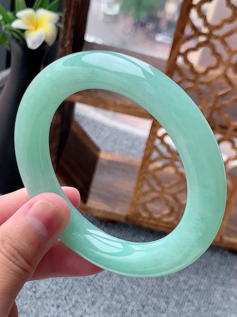 a货翡翠老坑满绿胖圆条手镯57-58圈口 尺寸57.5×11.7mm 重量82.33g 0803