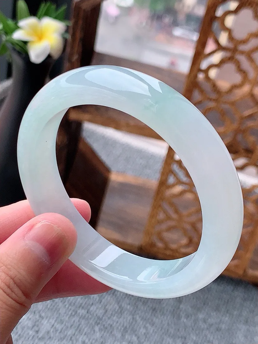a货翡翠老坑白月光正装正圈手镯55-56圈口 尺寸55.8×12.4×8.5mm 重量59.28g 0803