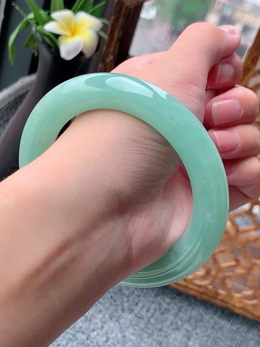 a货翡翠老坑满绿胖圆条手镯57-58圈口 尺寸57.5×11.7mm 重量82.33g 0803