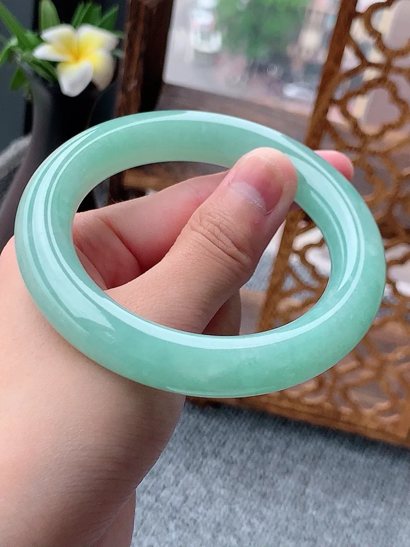 a货翡翠老坑满绿胖圆条手镯57-58圈口 尺寸57.5×11.7mm 重量82.33g 0803