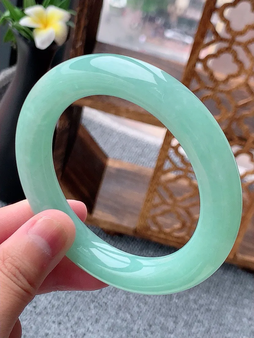 a货翡翠老坑满绿胖圆条手镯57-58圈口 尺寸57.5×11.7mm 重量82.33g 0803