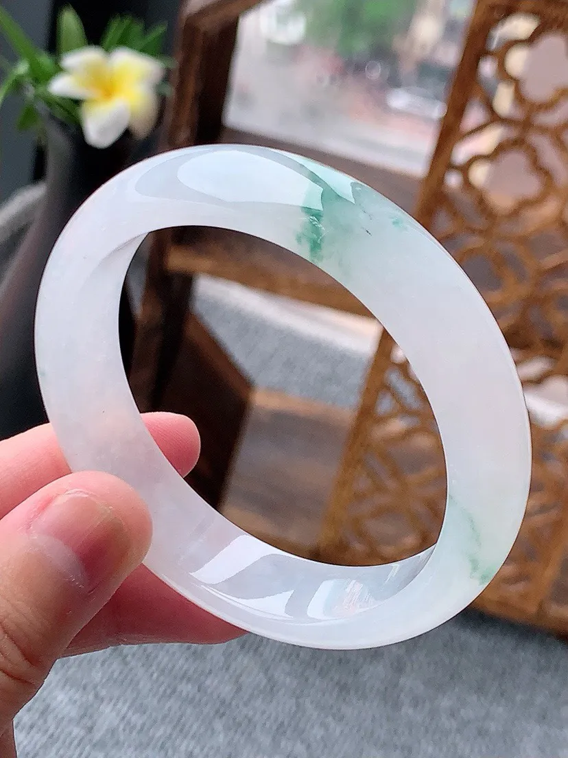 a货翡翠老坑冰种飘花正装正圈手镯53-54圈口 尺寸53.6×13.4×7mm 重量51.12g 0