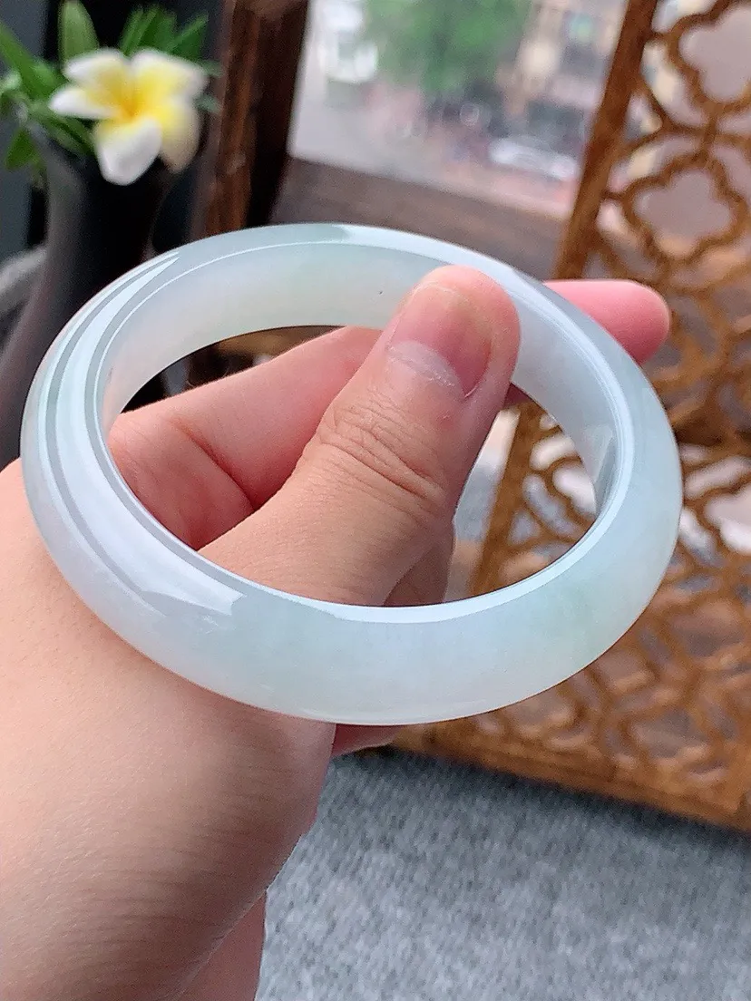 a货翡翠老坑白月光正装正圈手镯55-56圈口 尺寸55.8×12.4×8.5mm 重量59.28g 0803