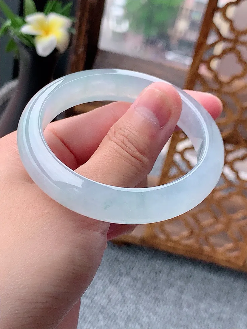 a货翡翠老坑冰种飘花正装正圈手镯51-52小圈口  尺寸51×11.2×7.5mm 重量43.78g 0803