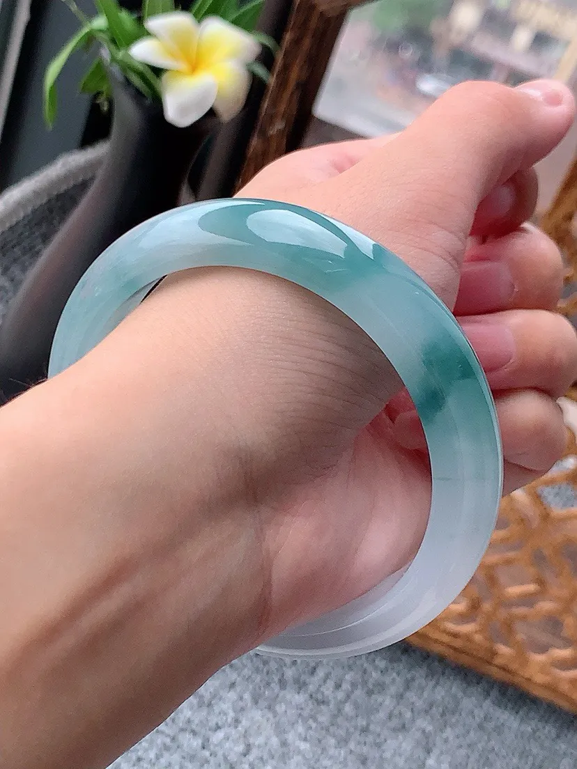 a货翡翠老坑冰种飘花正装正圈手镯59-60大圈口 尺寸59.3×13×8.3mm 重量63.77g 0803