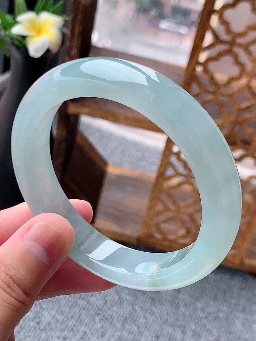 a货翡翠老坑晴水正装正圈手镯56-57圈口 尺寸56.8×12.3×8.8mm 重量64.40g 0