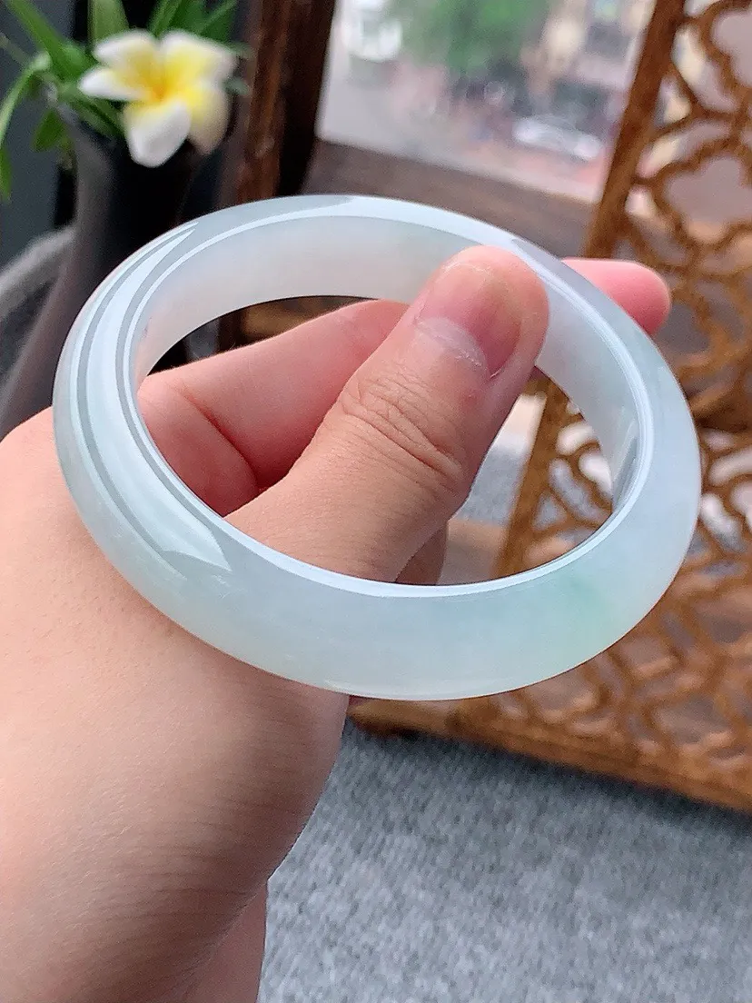 a货翡翠老坑白月光正装正圈手镯55-56圈口 尺寸55.8×12.4×8.5mm 重量59.28g 0803