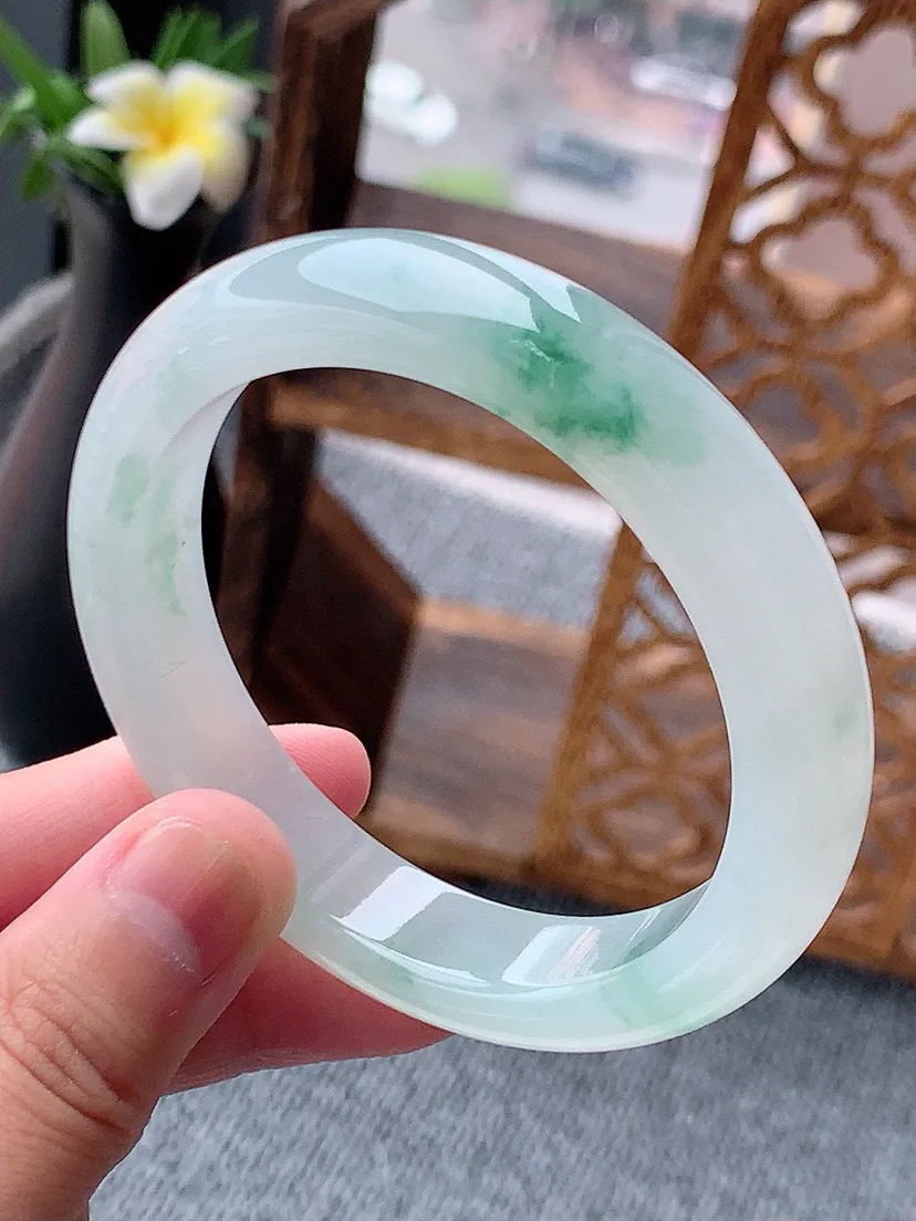 a货翡翠老坑飘花正装正圈手镯54-55圈口 尺寸54.5×11.8×8.2mm 重量55.45g 0