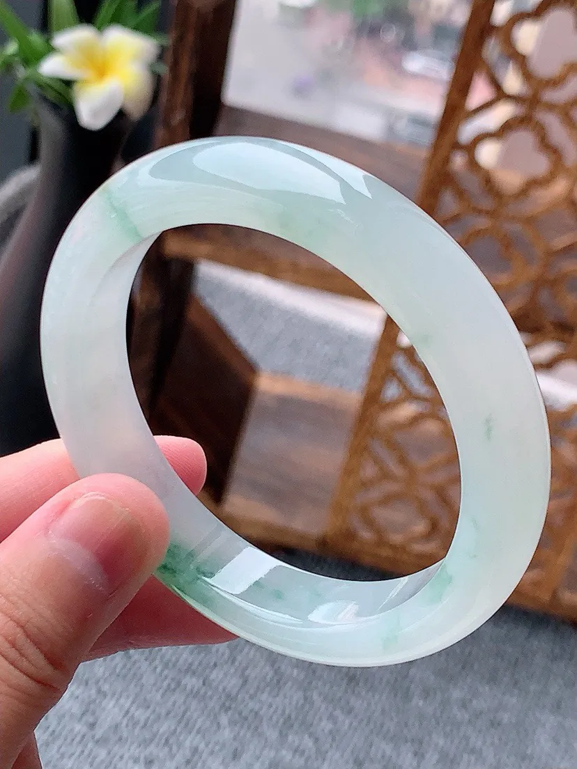 a货翡翠老坑飘花正装正圈手镯54-55圈口 尺寸54.5×11.8×8.2mm 重量55.45g 0803