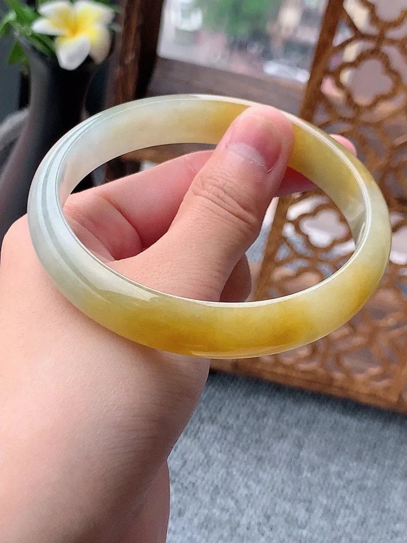 a货翡翠老坑飘黄翡正装正圈手镯65-66大圈口  尺寸65×12.5×6.5mm 重量52.58g 0803