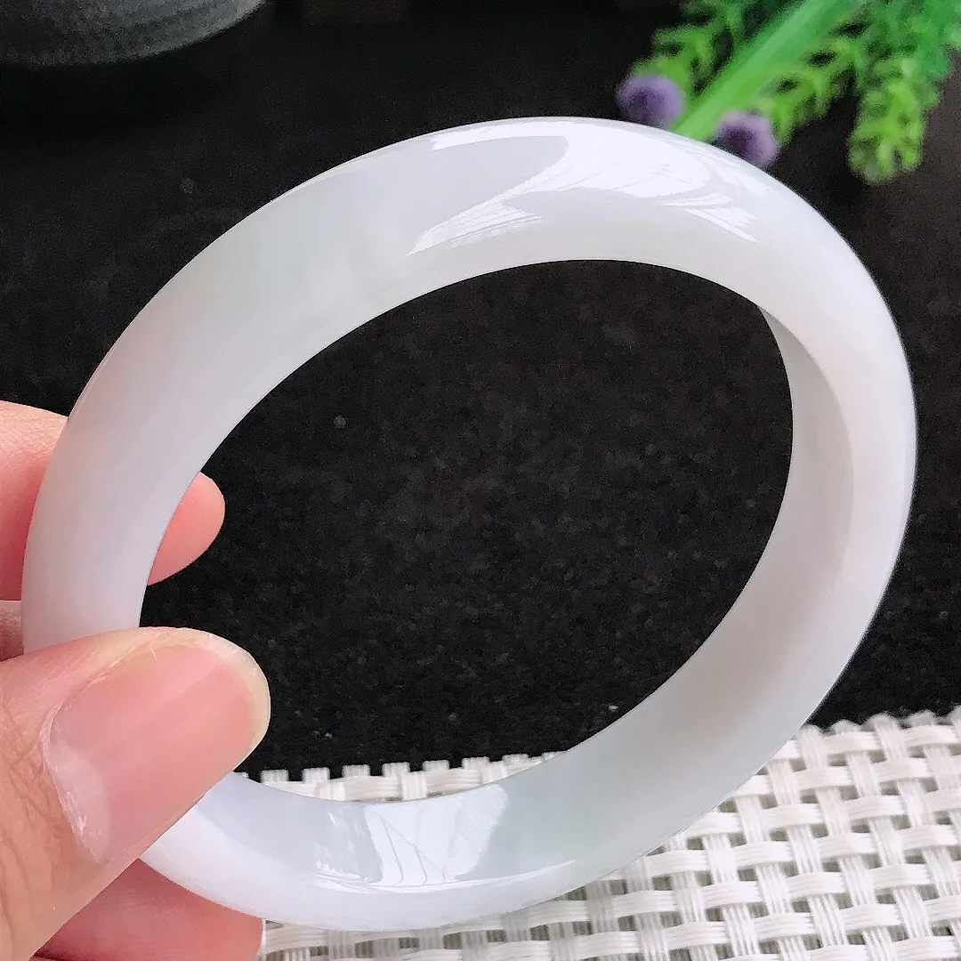 自然光61.5/12.8/8.5老坑秀气冰润白净月光白手镯翡翠大圈口玉镯百搭