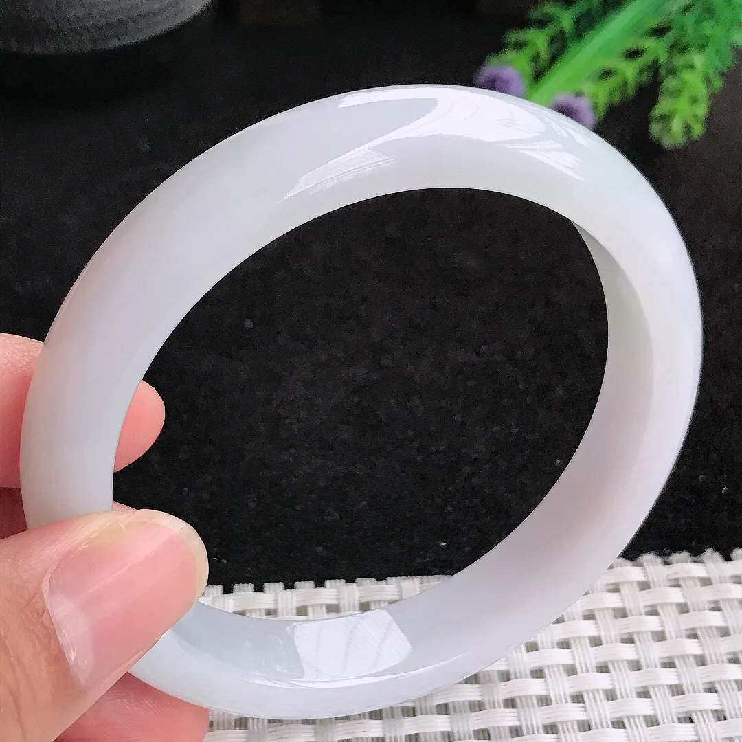 自然光61.5/12.8/8.5老坑秀气冰润白净月光白手镯翡翠大圈口玉镯百搭
