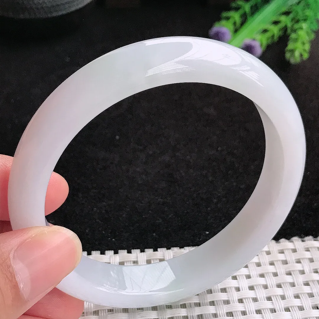 自然光61.5/12.8/8.5老坑秀气冰润白净月光白手镯翡翠大圈口玉镯百搭