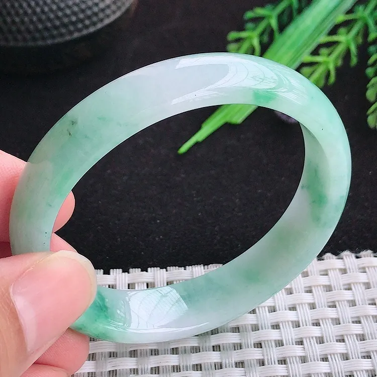 自然光52/46/12.8/6.3老坑精美温润飘花贵妃手镯翡翠玉镯百搭