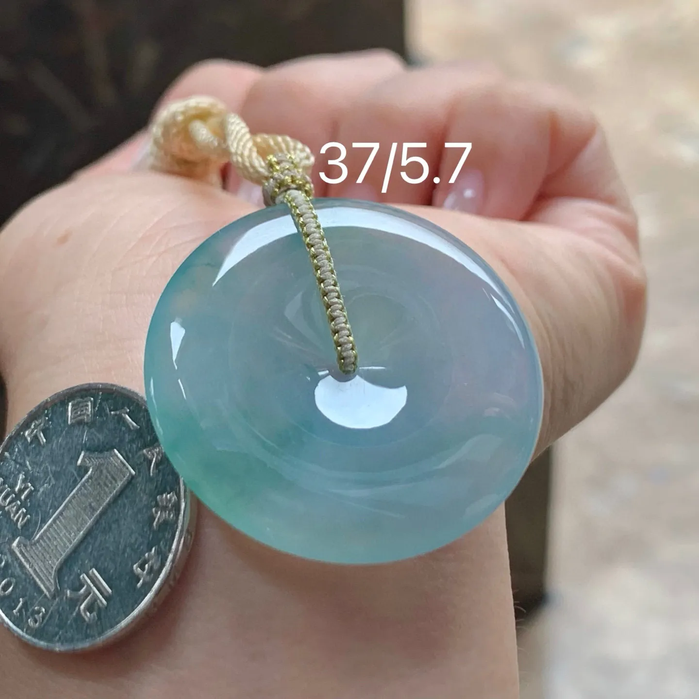 糯冰平安扣
种水优秀，平安顺遂