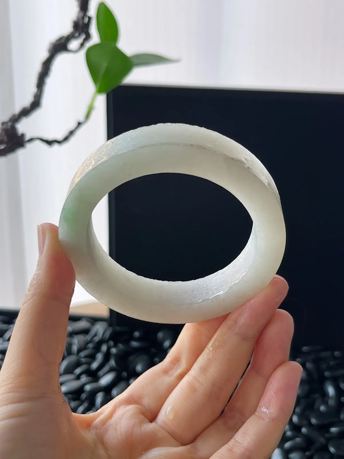 翡翠镯饼，⭕️正圈最大做56，圆条最大做52；最小做55